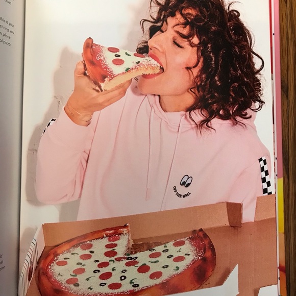 The Power of Sprinkles A CAKE BOOK - Picture 14 of 15